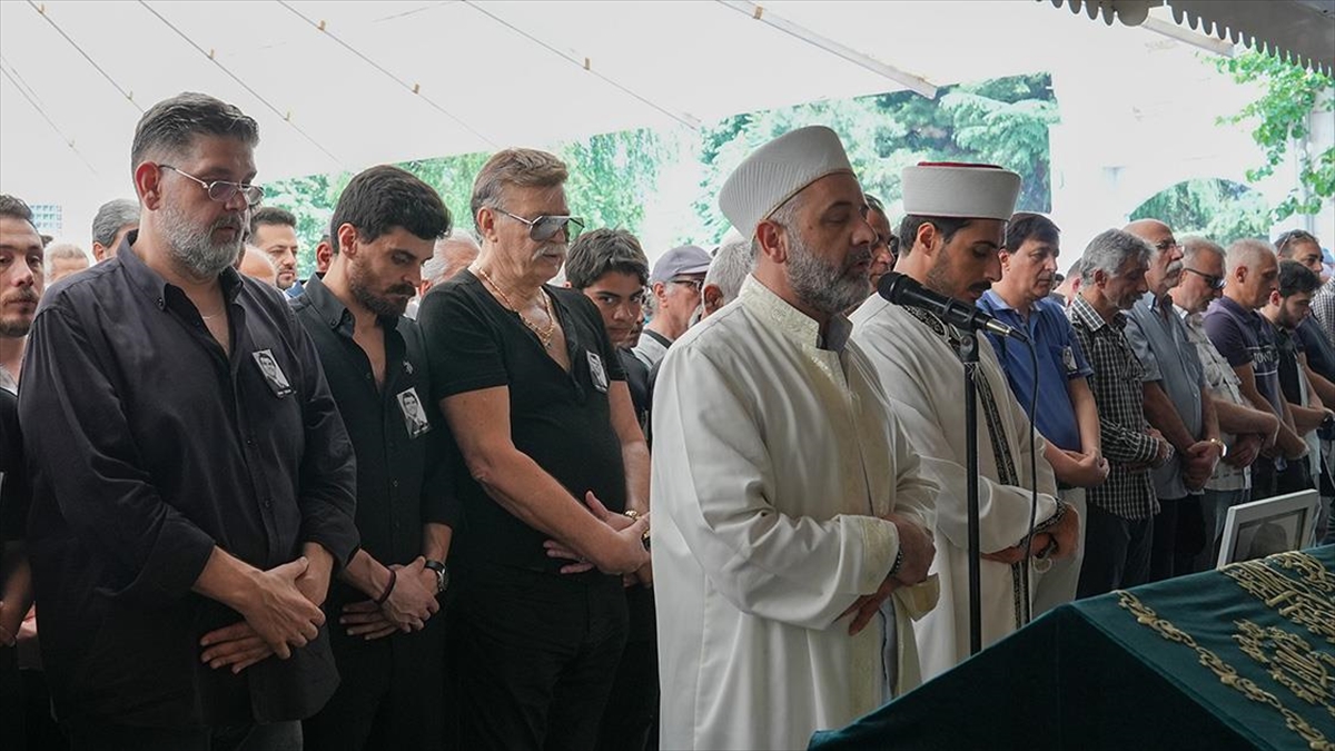 Oyuncu Murat Soydan Son Yolculuğuna Uğurlandı