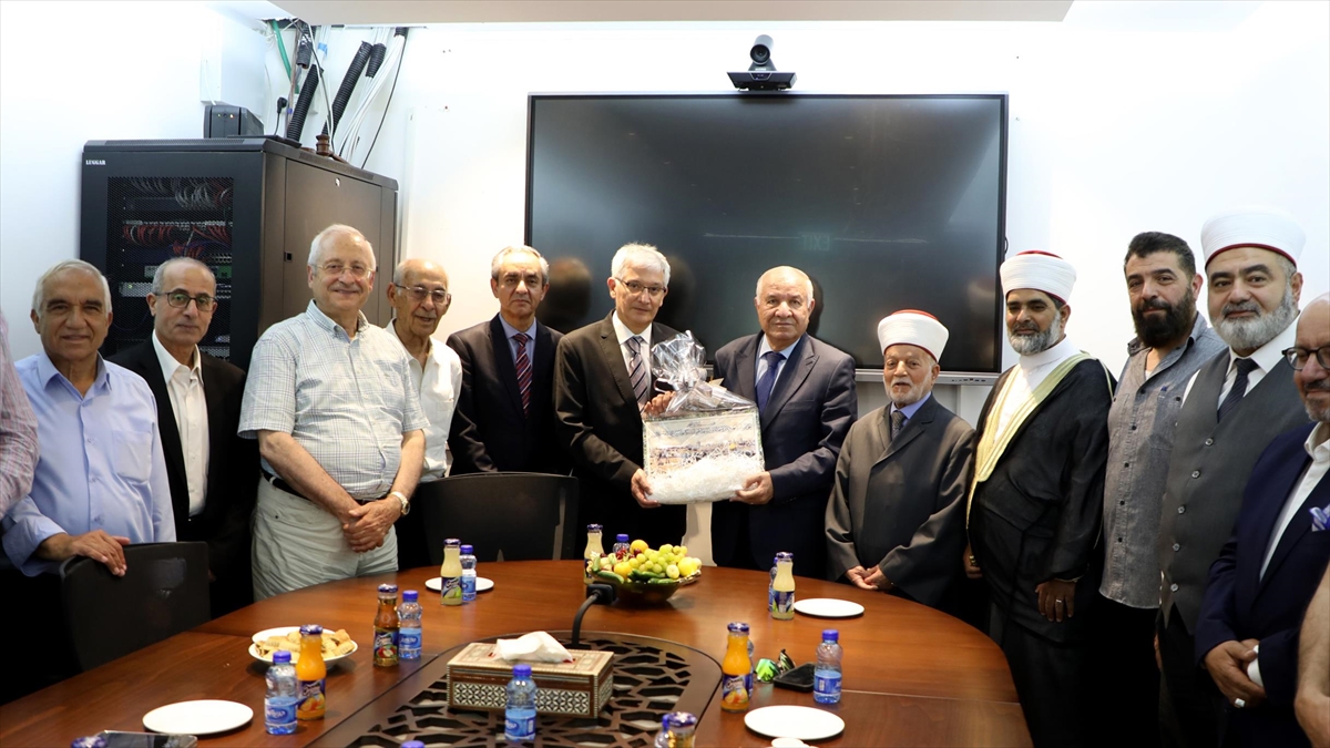 Türkiye'nin Filistin nezdindeki Kudüs Başkonsolosu Demirer'den Kudüs İslami Vakıflar Konseyi'ne veda ziyareti