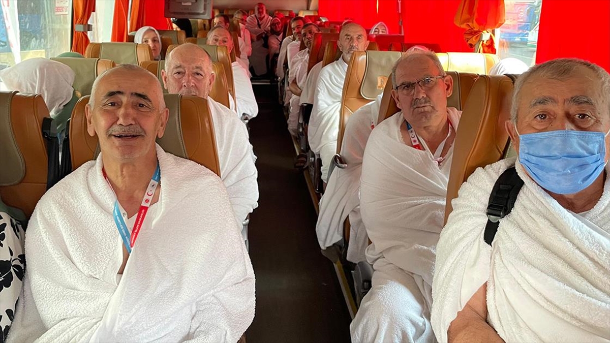 Hacı Adaylarının Arafat'a Yolculuğu Başladı