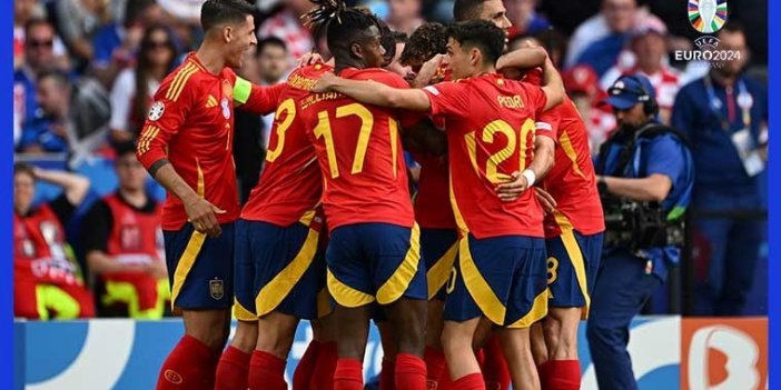 İspanya, Hırvatistan'ın fişini ilk yarıda çekti...