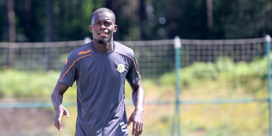 Alanyaspor, Sackey'i Denizlispor'a Kiraladı