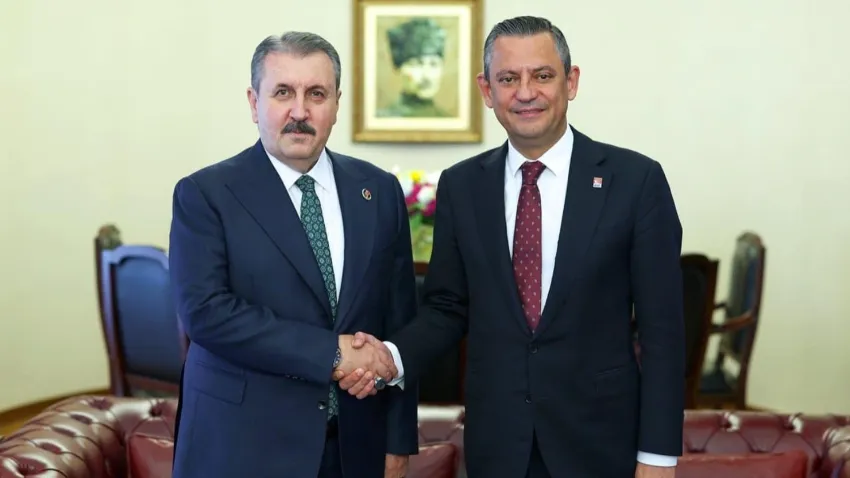 Mustafa Destici'den Özgür Özel'e 'suç ortağı' yanıtı!