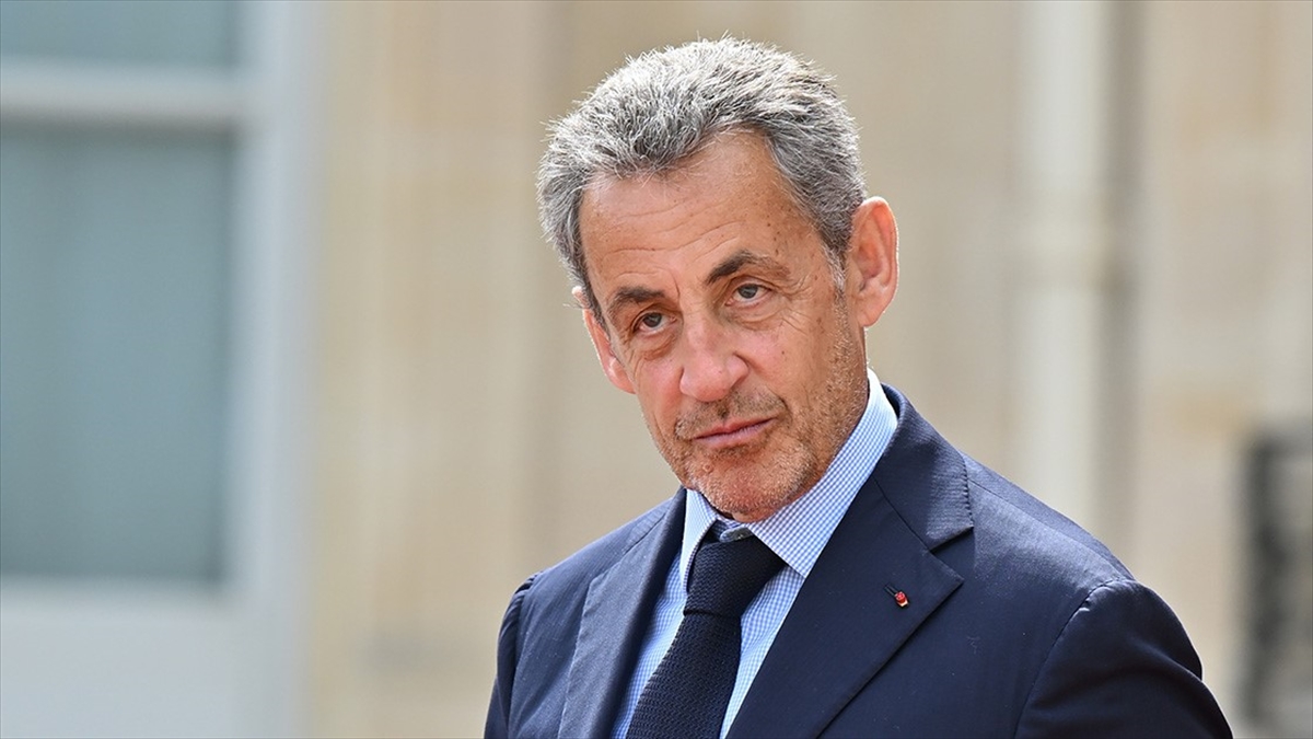 Sarkozy, Macron'un Erken Seçim Kararını Eleştirdi