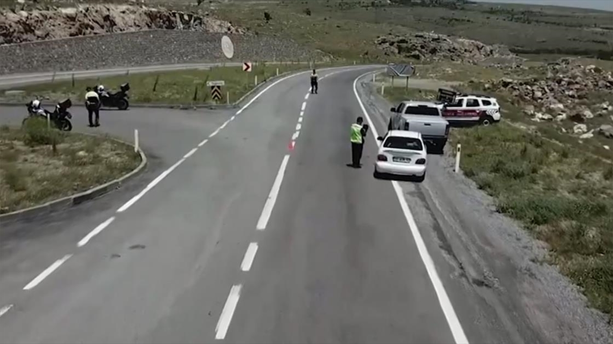 Bayram Tatilinin İlk 2 Günü Trafik Kazalarında 16 Kişi Hayatını Kaybetti