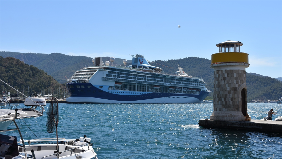 "Marella Discovery" 1695 Yolcusuyla Marmaris'e Geldi