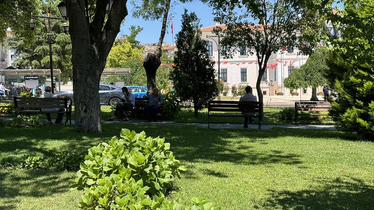Birçok İlde Sıcak Hava Etkili Oldu