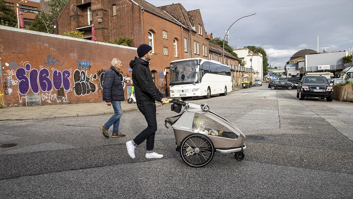 Almanya'da Nüfusun 2045'e Kadar Göçlerle 85,5 Milyona Yükselmesi Bekleniyor