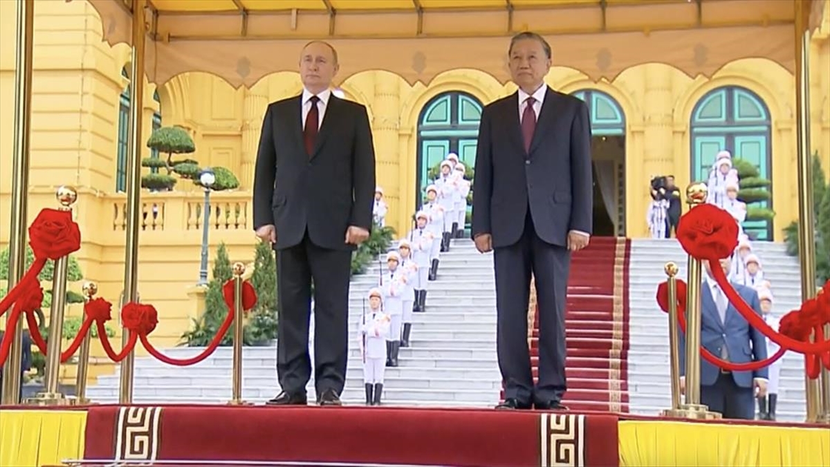 Putin İle Vietnam Devlet Başkanı To Lam, Hanoi'de Bir Araya Geldi