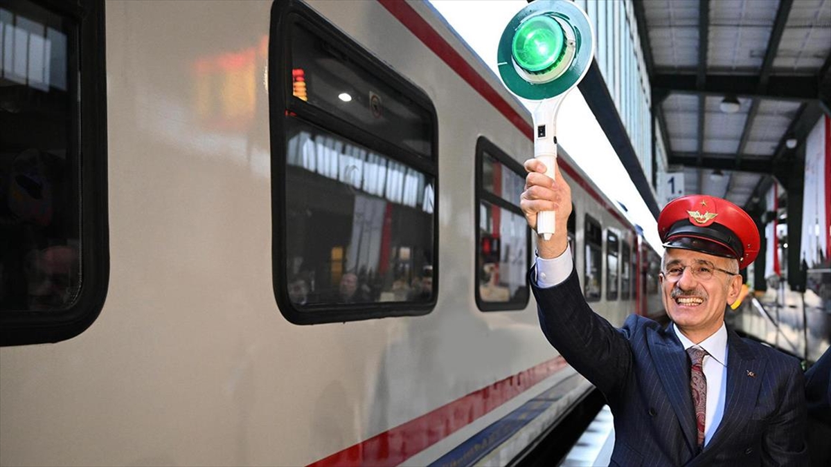 Turistik Tatvan Treni 24 Haziran'da Ankara'dan Yola Çıkıyor
