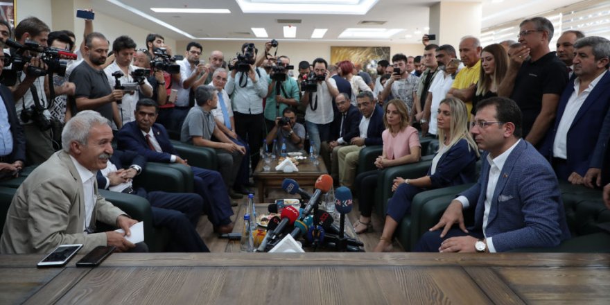 İmamoğlu görevden alınan HDP’li belediye başkanlarını ziyaret etti: Size güç olmak için buradayız