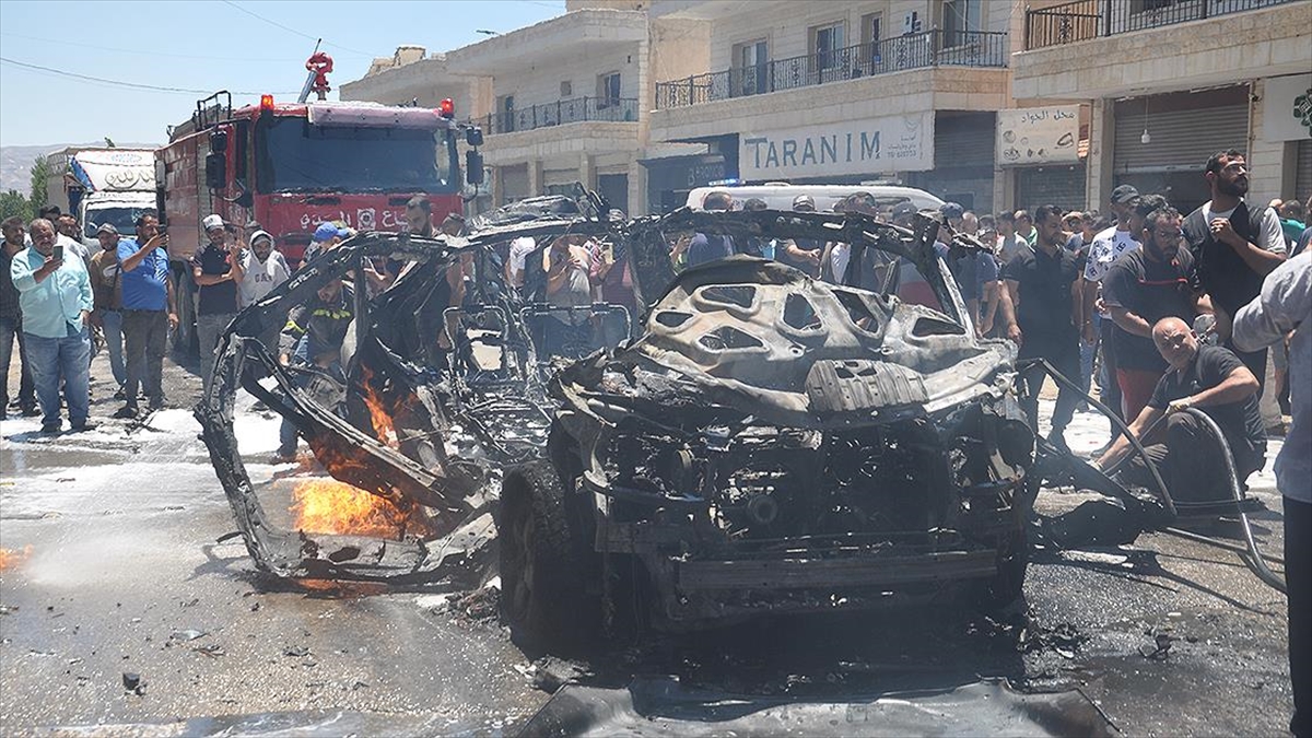 İsrail Ordusunun Lübnan'da Bir Araca Düzenlediği Hava Saldırısında 1 Kişi Öldü