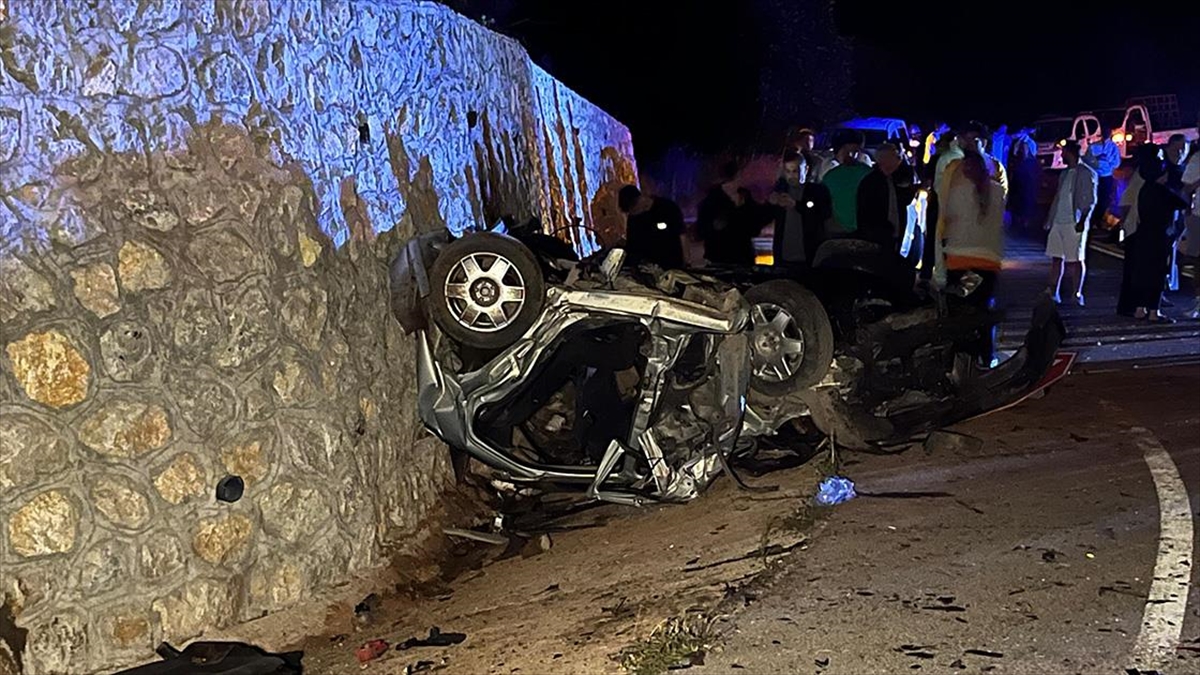 Bartın'da 2 Otomobil Çarpıştı 3 Kişi Öldü, 2 Kişi Yaralandı