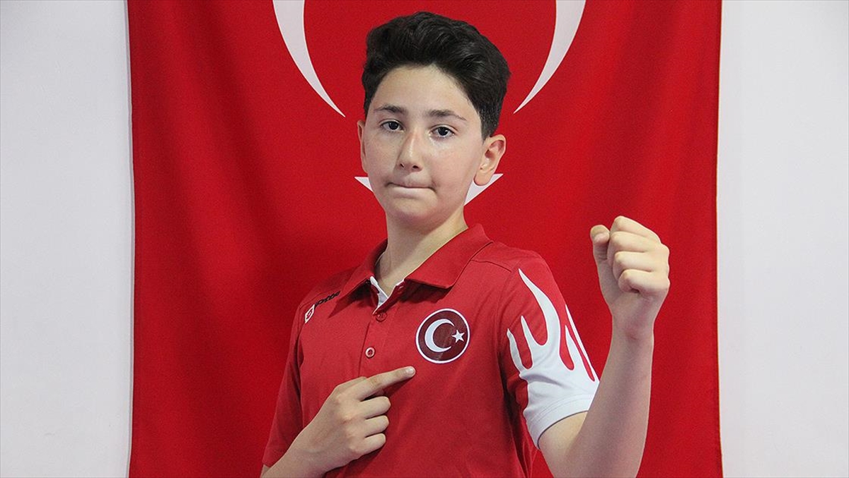 Ağlayarak Karateye Başlayan Ömer Faruk, Tatamiden Şampiyonlukla Çıktı