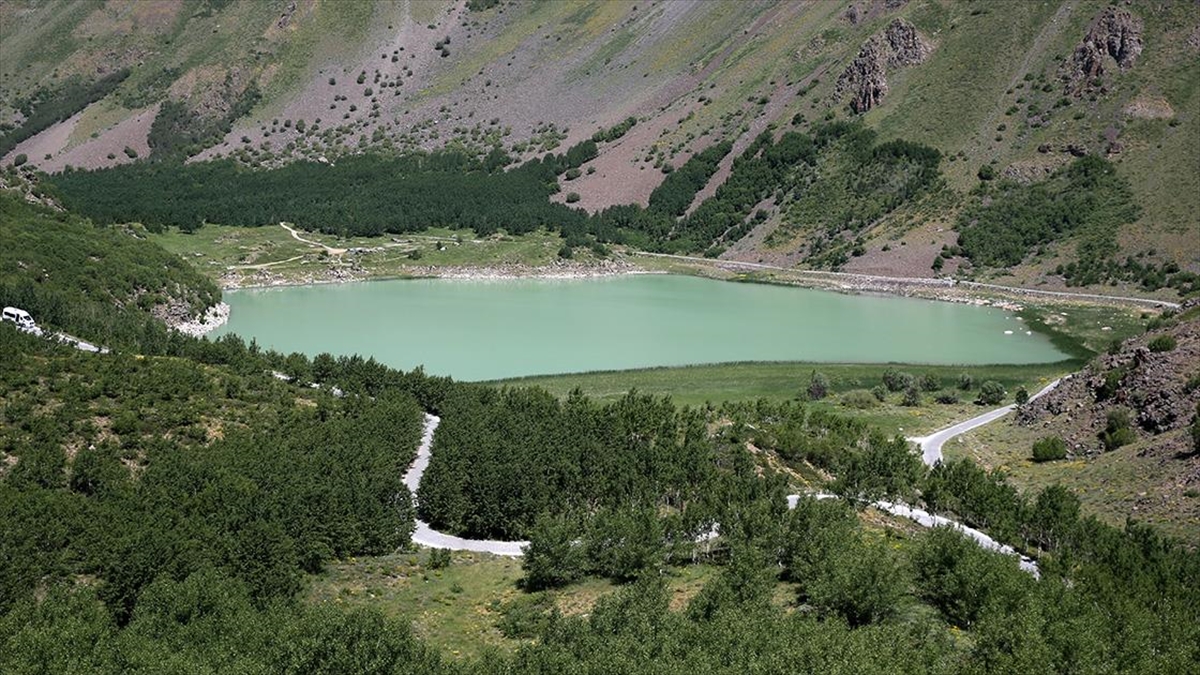 Nemrut Krater Gölü, Bayram Tatilinde Doğaseverlerin Tercihi Oldu