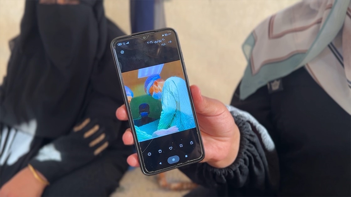 İsrail'in Alıkoyduğu Filistinli Doktorun Ailesi, Şüpheli Ölümünün Soruşturulmasını İstiyor