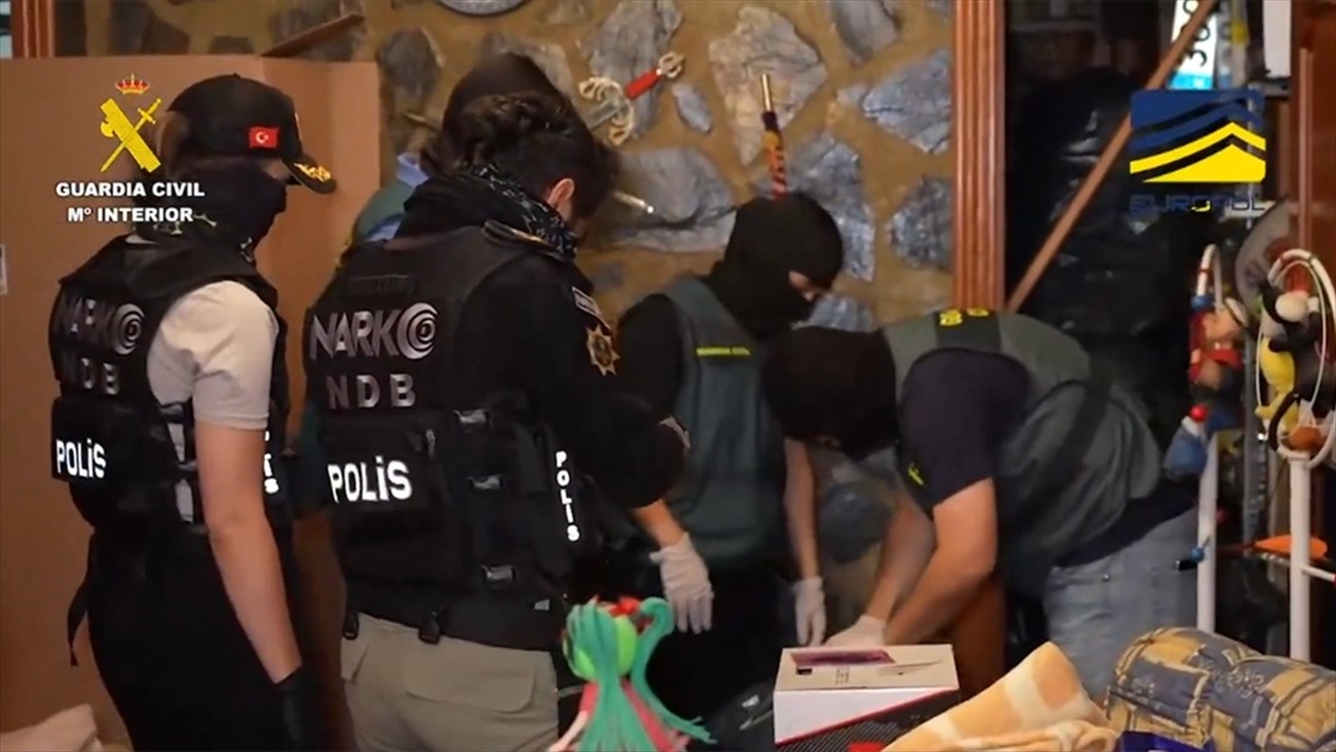 Uyuşturucu Kaçakçılığından Kırmızı Bültenle Aranan Kerim Dağlıoğlu İspanya'da Yakalandı