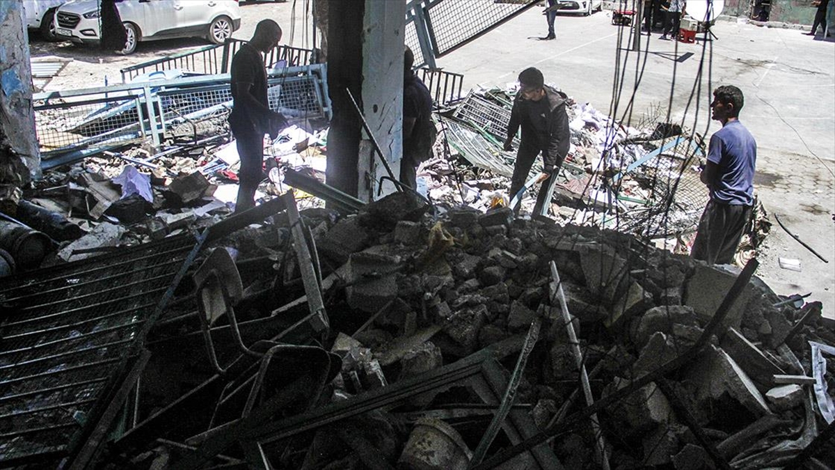 İsrail'in 264 Gündür Saldırılarını Sürdürdüğü Gazze'de Can Kaybı 37 Bin 718'e Çıktı