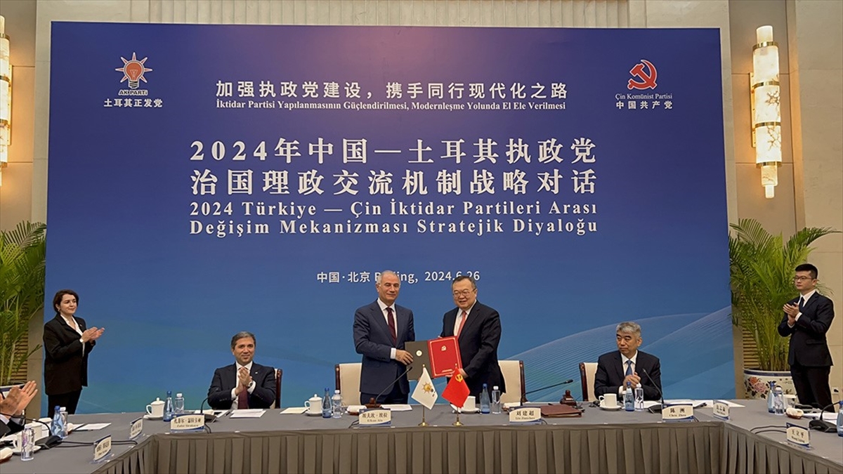 Ak Parti Genel Başkan Vekili Ala, Çin'de Temaslarda Bulundu