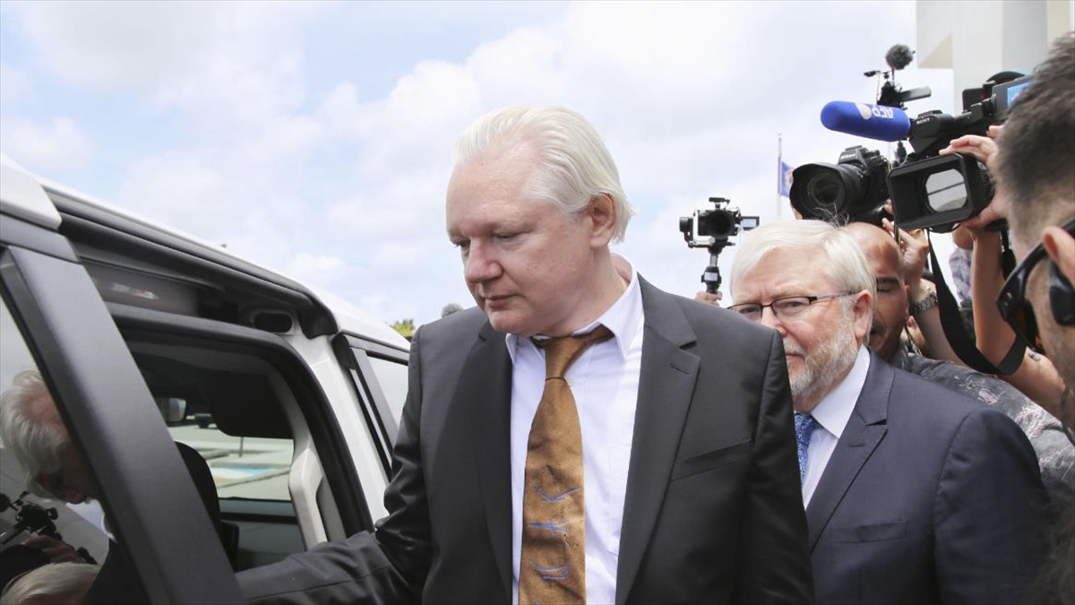 Abd, Assange'ı Ortaklarının, Müttefiklerinin Ve Diplomatlarının Hayatlarını Riske Atmakla Suçladı