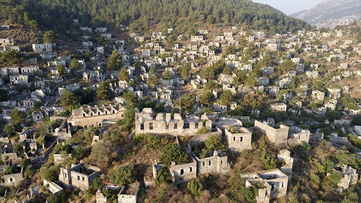 Fethiye'deki "hayalet Köy" Turistlerin Ziyaretleriyle Canlanıyor
