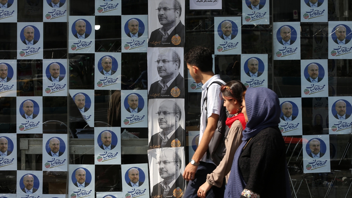 İranlılar Yeni Cumhurbaşkanını Seçmek İçin Yarın Sandık Başına Gidiyor
