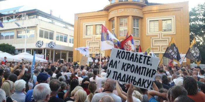 Sırbistan'da Binlerce Çevreci Lityum Çıkarma Projesine Karşı Gösteri Düzenledi