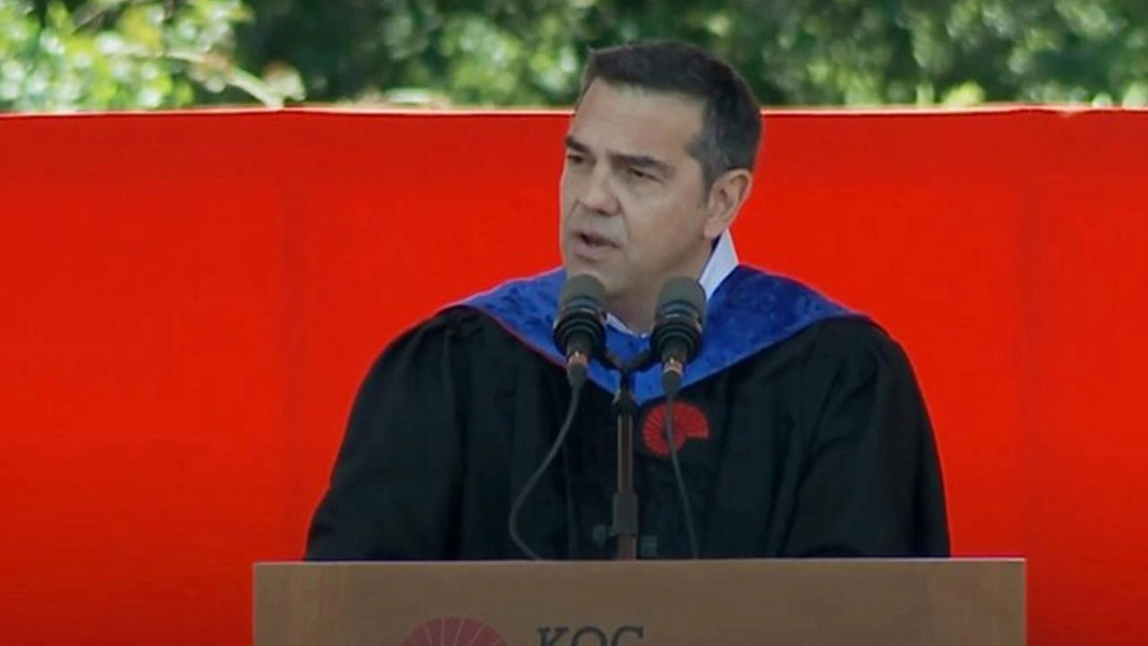 Çipras'tan Koç Üniversitesi’nin mezuniyetinde Türkçe mesaj: Boyun eğme