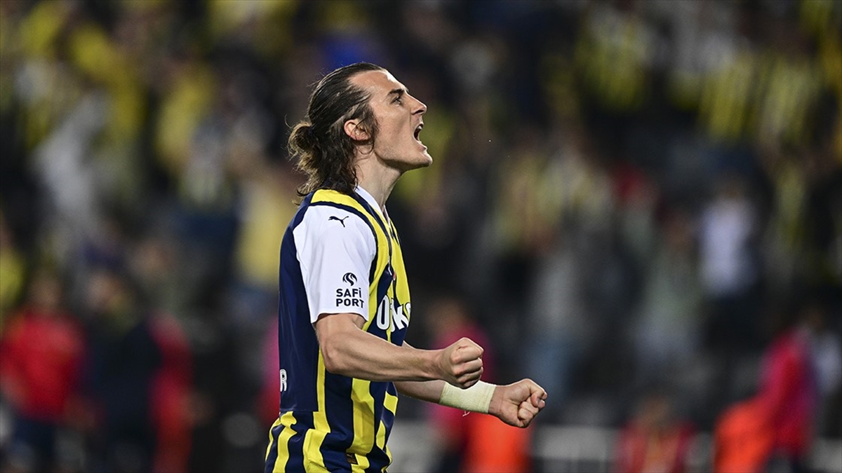 Fenerbahçe, Milli Futbolcu Çağlar Söyüncü İle 3+1 Yıllık Sözleşme İmzaladı