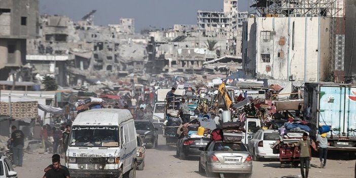 İsrail Saldırısı Endişesiyle Han Yunus'ta Binlerce Kişi Gece Yarısı Yine Göçe Zorlandı