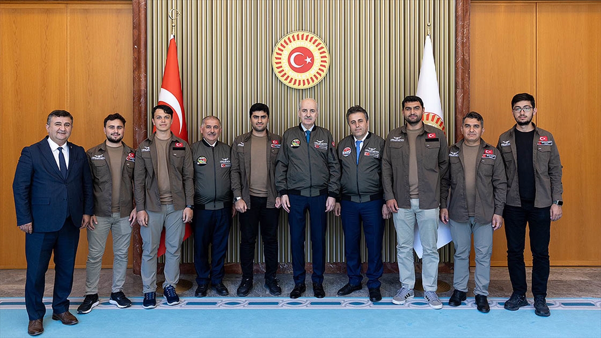 Tbmm Başkanı Kurtulmuş, İtü Vefa Havacılık Takımı'nı Kabul Etti