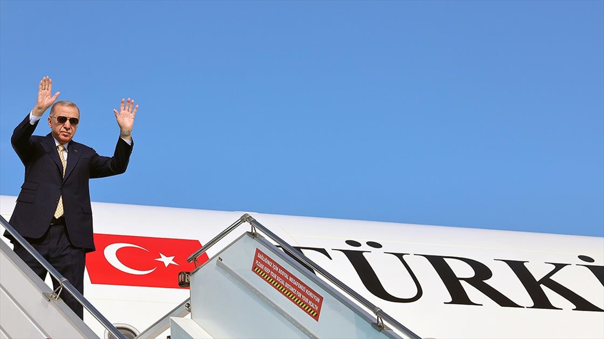 Cumhurbaşkanı Erdoğan Kazakistan'a Gitti