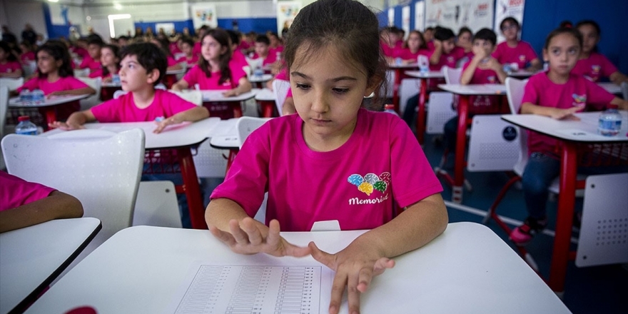 'Minik Beyinler' Dubai Maratonu İçin Yarıştı