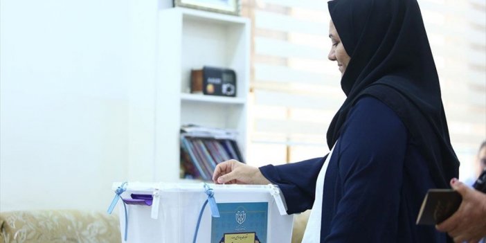 İran'da Cumhurbaşkanı Seçiminin İkinci Turu Yarın Yapılacak