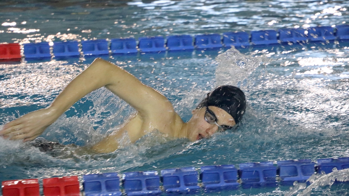 Milli Yüzücü Kuzey Tunçelli'den, Litvanya'da Üç Rekor