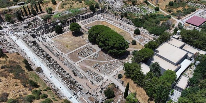 Efes Antik Kenti'nin Koressos Kapısı Gün Yüzüne Çıkarılacak