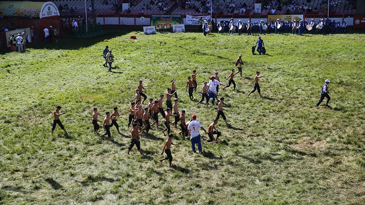 663. Tarihi Kırkpınar Yağlı Güreşleri'nin Üçüncü Gün Müsabakaları Başladı