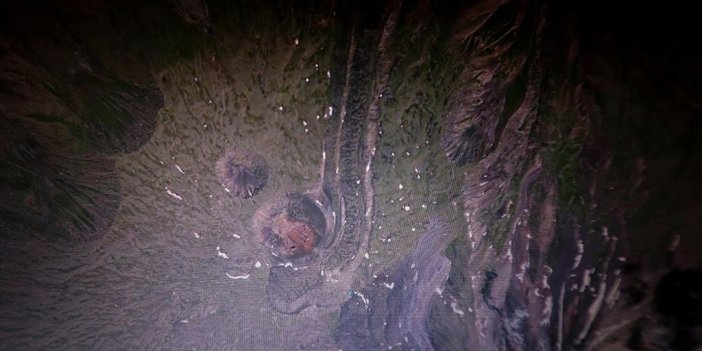 Ağrı Dağı'nın 3 Bin 500 Rakımındaki Meteor Çukurları Dağcıların Yeni Rotası Oldu