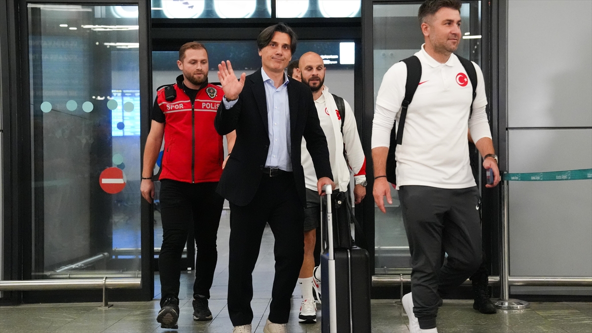 A Milli Futbol Takımı Yurda Döndü