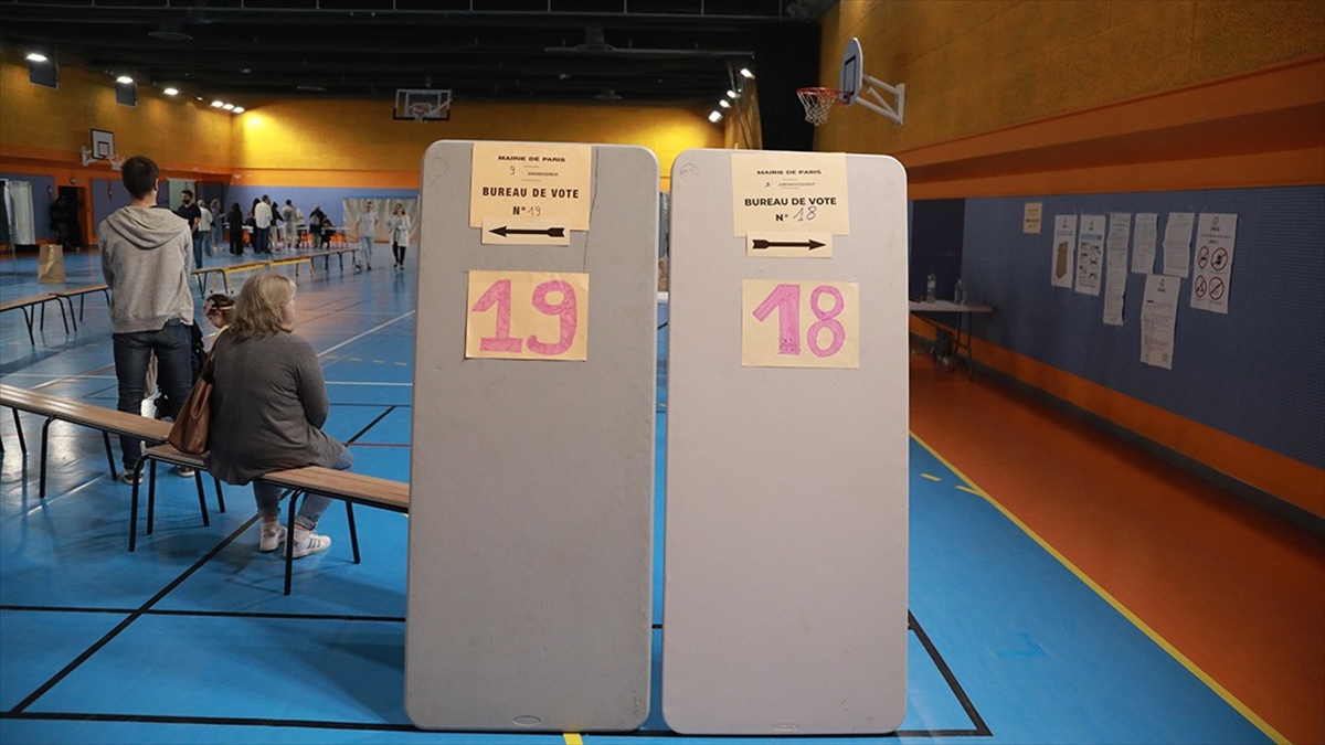 Fransa Seçimlerinde Sol İttifak Birinci Oldu, Hiçbir Parti Tek Başına Çoğunluk Sağlayamadı