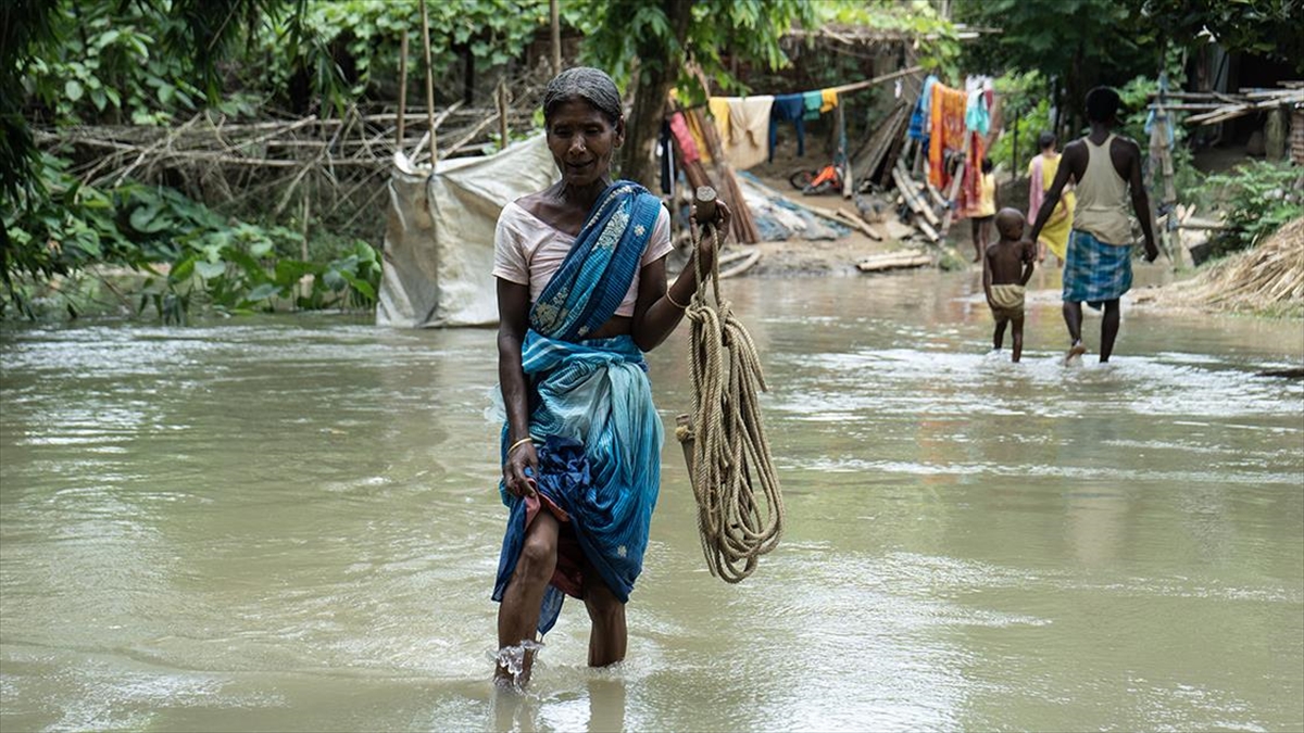 Hindistan'daki Sellerde Ölenlerin Sayısı 78'e Yükseldi