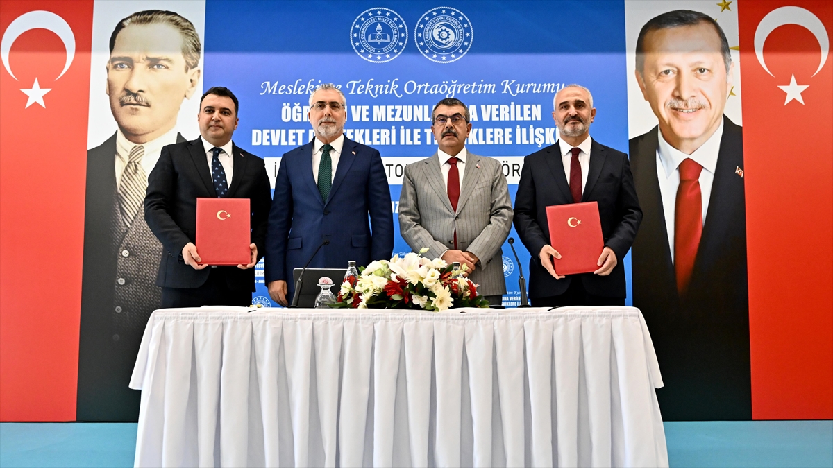 Mesleki, Teknik Lise Mezunlarına Teşvik Ve Öğrencilere Devlet Katkısı Protokolü İmzalandı