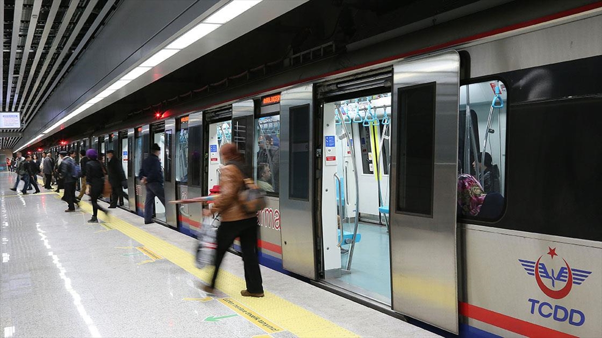 15 Temmuz'da Bazı Metro Seferleri Ücretsiz Yapılacak