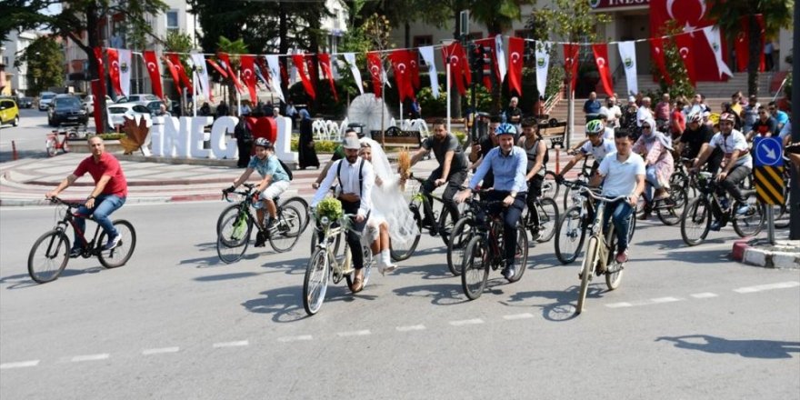 Gelin ve Damattan Bisikletli Düğün Konvoyu