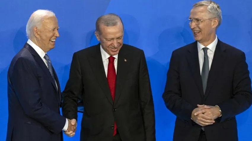 Erdoğan ve Biden'dan NATO zirvesinde sohbet