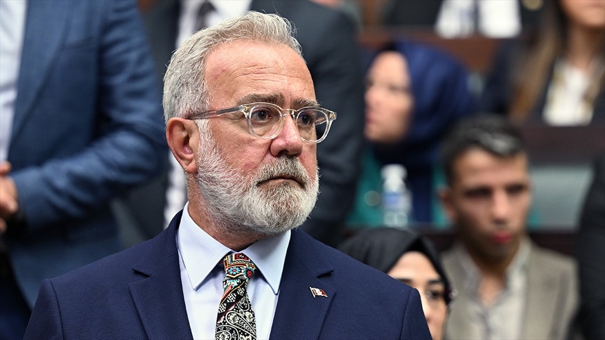 Ak Parti'li Yenişehirlioğlu, Siyasi Parti Gruplarını Sahipsiz Hayvanlar Düzenlemesi Hakkında Bilgilendirdi