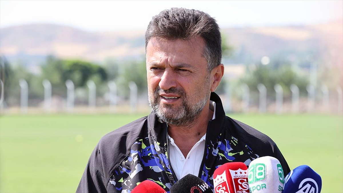 Sivasspor'da Yönetim, Kadroyu Takviye Etmek İçin Çalışıyor