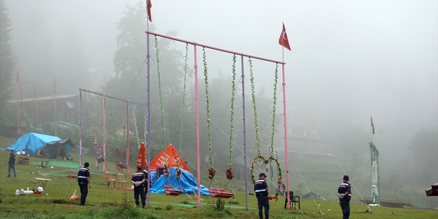 Ayder'de Salıncaklar Kaldırıldı