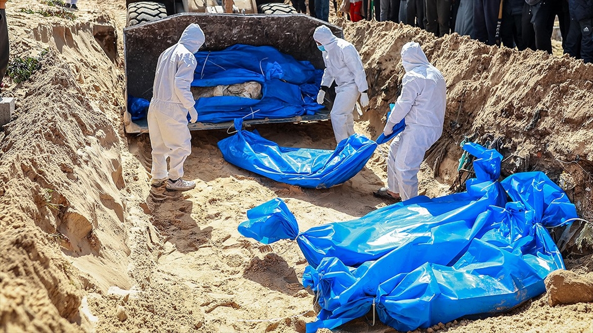 İsrail Ordusunun Gazze'nin Batısından Kısmen Çekilmesinin Ardından 56 Filistinlinin Cesedine Ulaşıldı