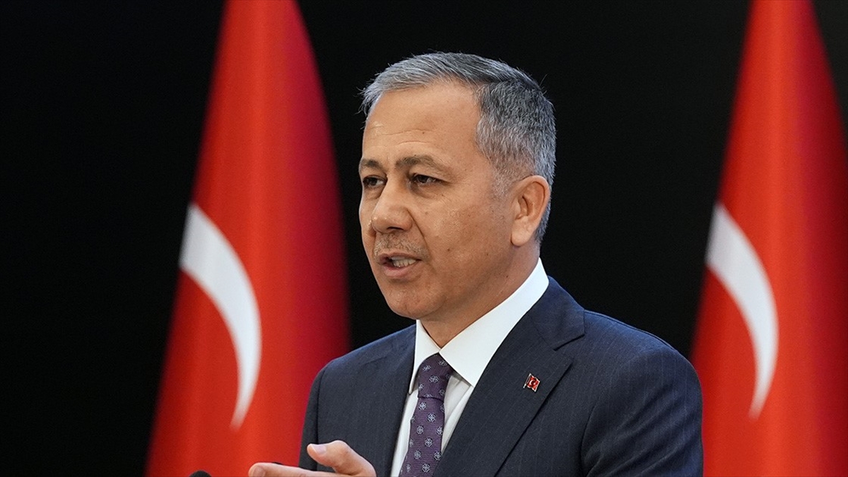 İçişleri Bakanı Yerlikaya'nın Adresinde "iki Yabancı Adına Kayıtlı İkamet İzni Çıktığı" Haberlerine İlişkin Açıklama