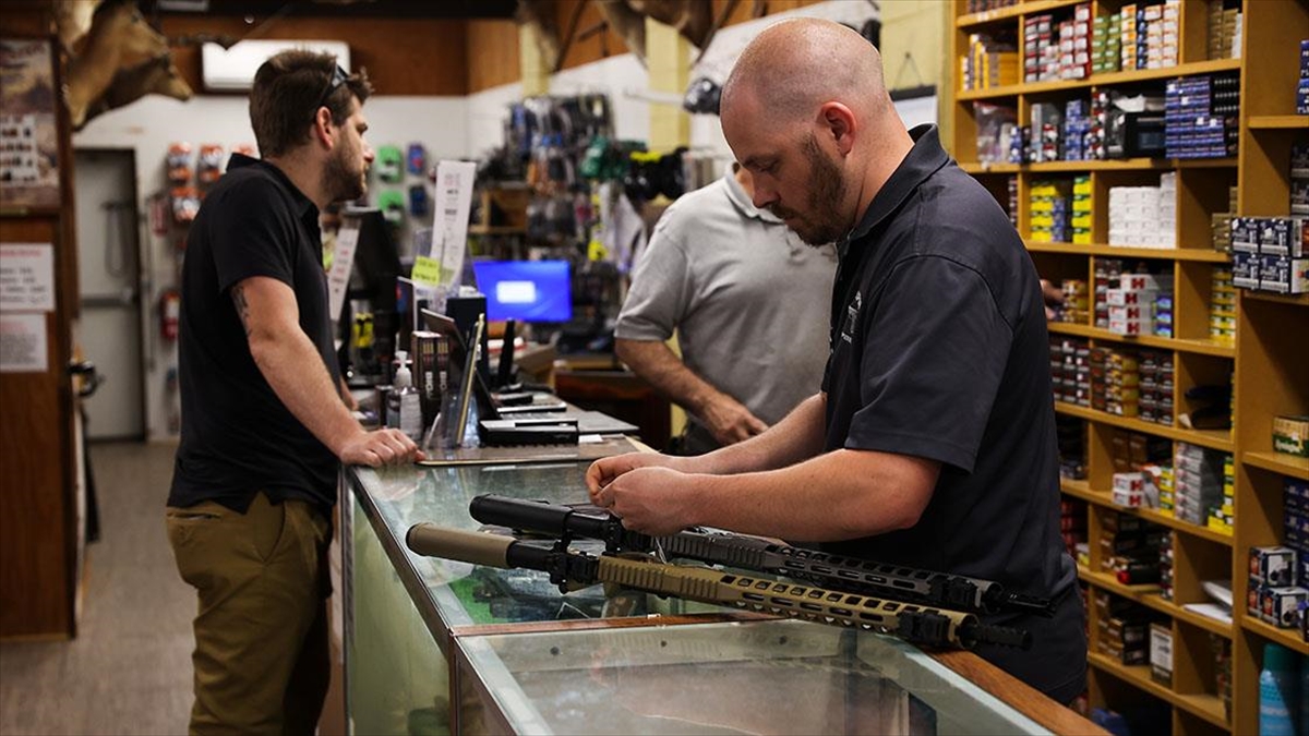 Abd'de Her 3 Yetişkinden 1'inin Silahı Var